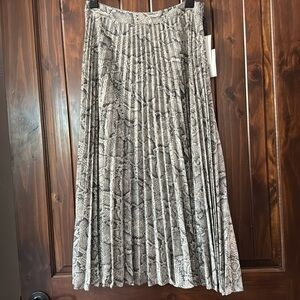 Snake pleated skirt grey 1.state new with tags